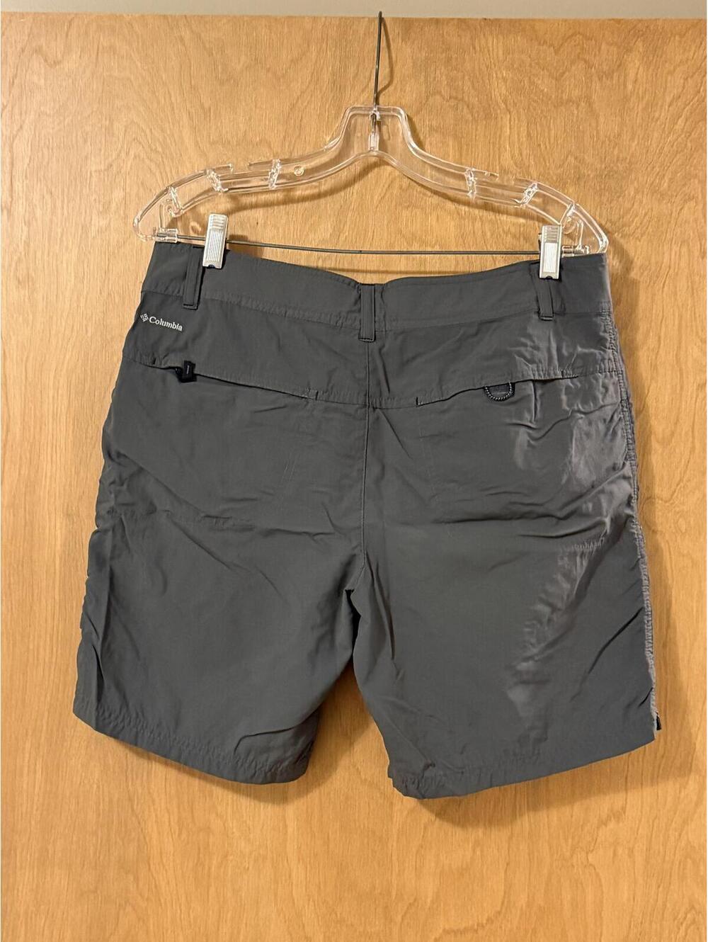 Columbia Gray Omni-Shade Cargo Shorts Women's Size 10 GUC - Picture 2 of 8